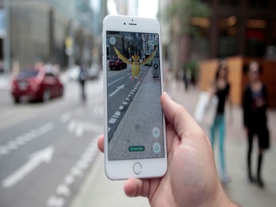 Apple, Google Compete for Augmented Reality Tools